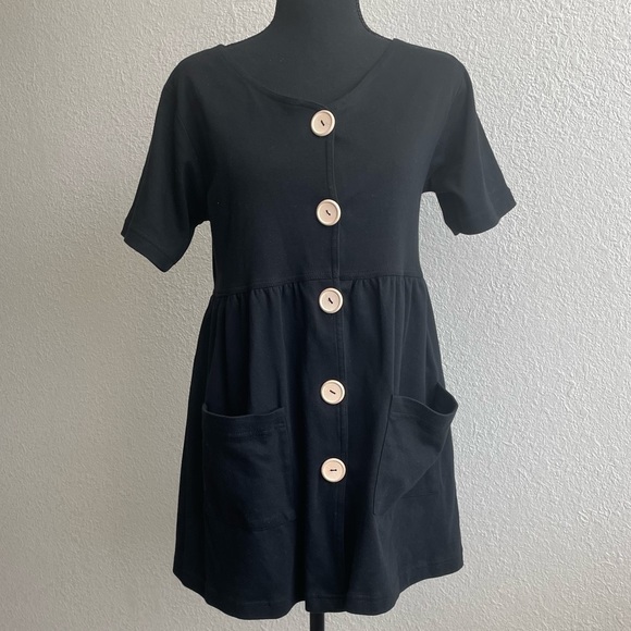 Pretty Babydoll Dress with Pockets and Big Accent Buttons - Picture 1 of 11